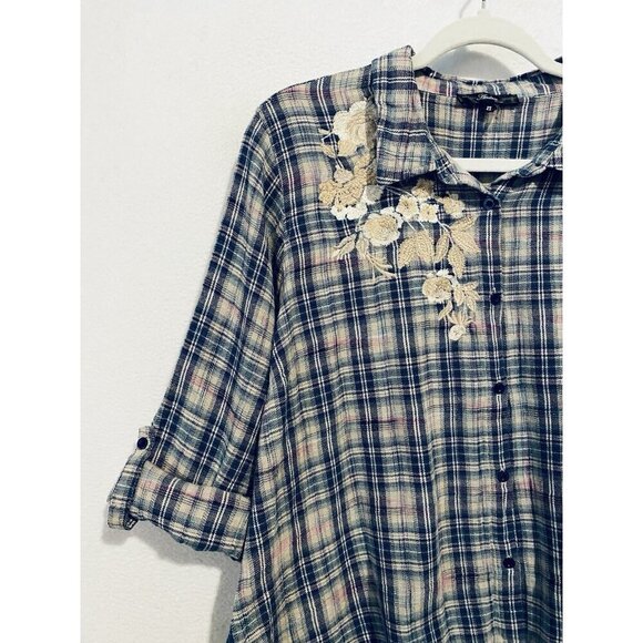 Andree By Unit Top Womens 2X Blue Plaid Embroidered Roll Tab Sleeve Grunge Boho - Picture 5 of 8